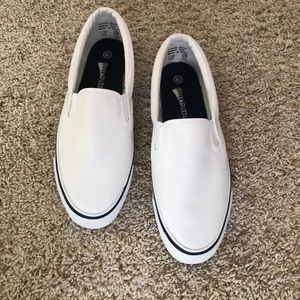 NIB Cross Trekkers White / Navy Boat Tennis Shoes